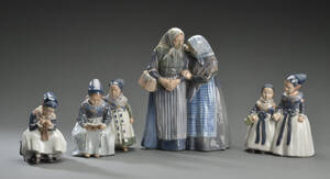 En samling figurer af porcelæn Royal Copenhagen 4.
