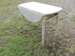 VITT KLAFFBORD LÅDA SAKNAS