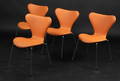 Arne Jacobsen. Sæt på fire syverstole nypolstret med lys brun læder. 4