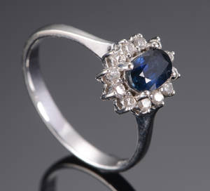 Safir og diamantring, 14 kt hvidguld