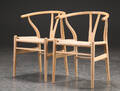 Hans J. Wegner. Et par CH-24 Y-stole af eg 2