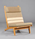 Hans J. Wegner. Lænestol model GE-375 