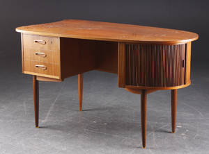 Nyreformet skrivebord, teak, dansk møbelproducent