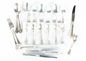 SILVERBESTICK, 30 delar, Fransk lilja.