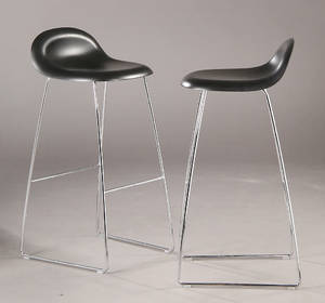 GUBI. Par barstole. 2 