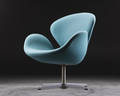 Arne Jacobsen. Svanen, lænestol model 3320