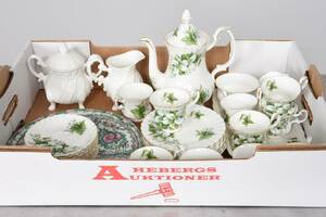 Div Låda Bl.a Kaffeservis Royal Albert