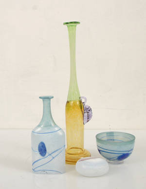 Bertil Vallien, flaskor, skål och skulptur i glas, Kosta 4