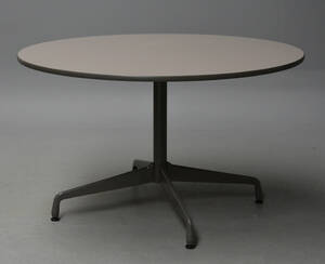 Charles Eames.Segmented Table, Ø 121 cm 