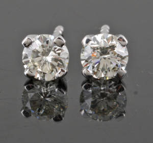 Diamond earrings, 14kt. white gold, approx. 0.70 ct