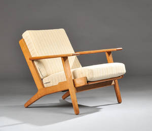 Hans J. Wegner for Getama. Hvilestol model GE-290 af egetræ