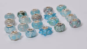 Charlotte Borgen, 20 charms - turkisblå farve komb. 20