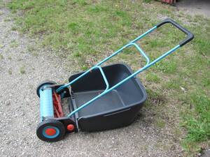 GARDERA HANDGRÄSKLIPPARE M UPPSAMLARE NYSKICK