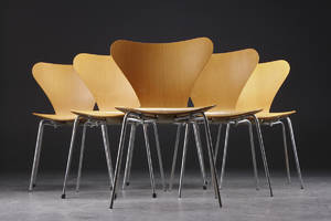 Arne Jacobsen. Sæt på seks stole af bøgetræ, model 3107 6