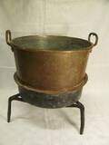 STÖRRE KOPPARGRYTA PÅ TREFOT