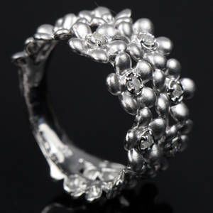 Smørblomster ring fra Heartbeats.