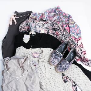 KLÄDER Odd Molly, samtliga med defekter