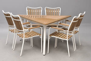 Daneline Havemøbler.Trekantet havebord samt seks armstole, artwood  