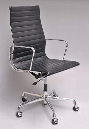 Charles Eames. Kontorstol model EA-119 sort læder