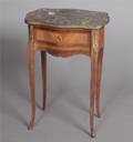 Lille kommode af rosentræ. Louis XVI stil. Ca. 1940