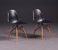Charles Eames 1907- 1978. Sæt på to DSR skalstole, sorte 2