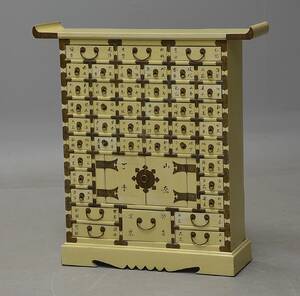 Koreansk kommode af bemalet træ, 20. årh.