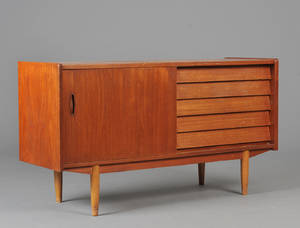 Dansk møbelproducent. Skænk af teak