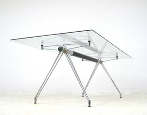 Konstruktiver Esstisch der 1970er Jahre 