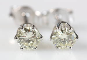 Brillant ørestikkere, 14 kt, ca. 0.58 ct. Et par 2