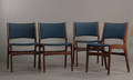 Dansk møbelproducent. 4 stole af teak med blåligt uldstof 4