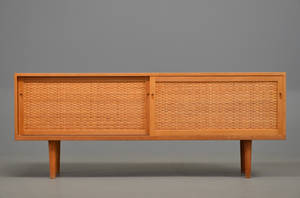 Hans J. Wegner Lav skænk i egetræ  