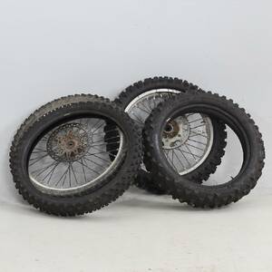 CROSS. Däck och fälg