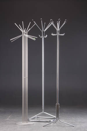 Tre stumtjenere, moderne design. 3