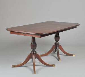Two Pillar table af mahogni 1900-tallets 2. halvdel 