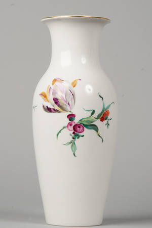 KPM Vase mit Blumendekor und Goldrand