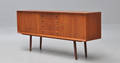 Dansk møbelproducent. Lav skænk i teak, 1950erne