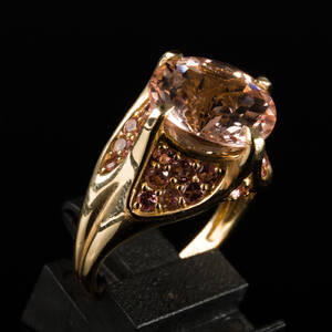 Ring 585 Gelbgold mit Rosa Krisallstein