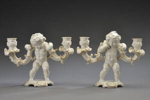Hutschenreuther. Et par kandelabre af porcelæn 2