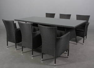 Havemøbler. Seks havestole samt bord, sort polyrattan, aluminium stel. 7 