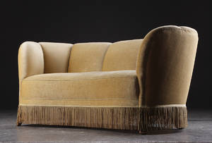 Bananformet sofa med olivengrønt betræk