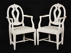 Karmstolar ett par, gustaviank stil, 181900-tal 