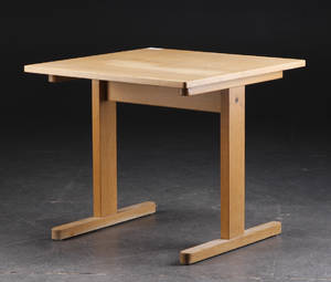 Børge Mogensen Kvadratisk shakerbord af egetræ. 
