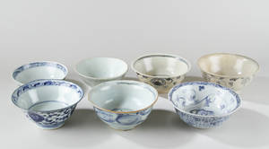 Syv kinesiske skåle af porcelæn 