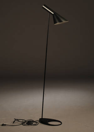 Arne Jacobsen 1901-1972. AJ Standerlampe