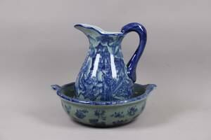 Kanna med fat med orientalisk dekor