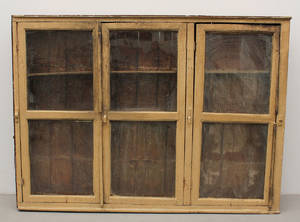 Smalt väggskåp, 1900-talets mitt