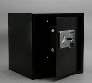 Safety boks  værdiskab med elektronisk display samt sikkerhedsnøgler.
