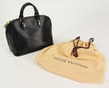 Louis Vuitton. Håndtaske, model Alma