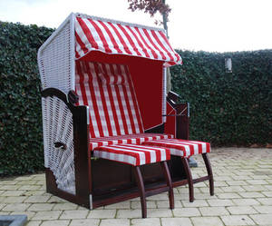 Strandkurv af træ og kunstflet, nr. 40194.