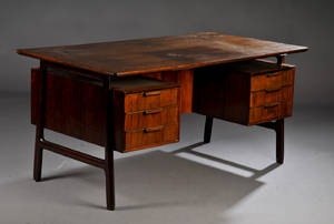 Omann Junior. Fritstående skrivebord af palisander